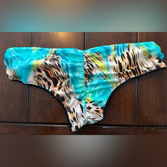 *Closet clear out* Luli Fama bikini bottom - Picture 3 of 7